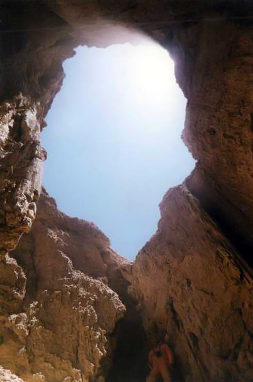 Una de las grandes verticales que se hallan en las cavernas de San Juan. Foto: Luis Carabelli