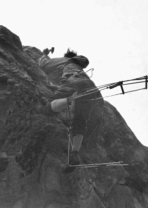 Carlos Comesaña en el Gran Techo circa año mayo 1960, Sierra de la Ventana. Colección de Carlos Comesaña