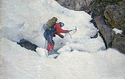 Cautela al iniciar la escalada superando la rimaya para atacar la pared de la cara sur del Cerro Negro