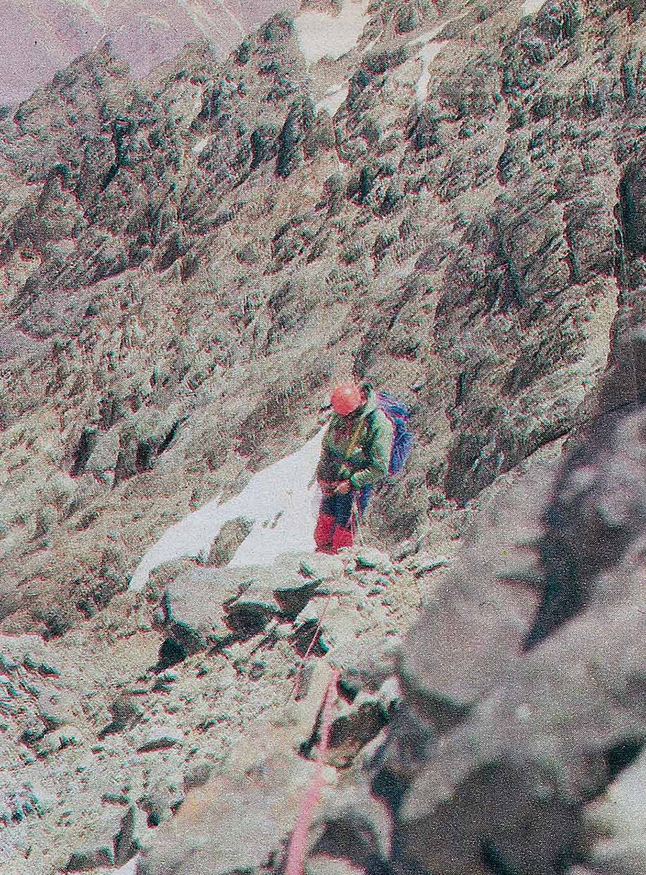 Descendiendo hacia un vivac por el filo que une el Cerro Negro con el Mercedario, un gigante de 6.770 metros de altura