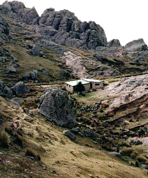 Refugio del Club Andino Carlos Paz, Los Gigantes, Córdoba. Foto: Santiago Storni