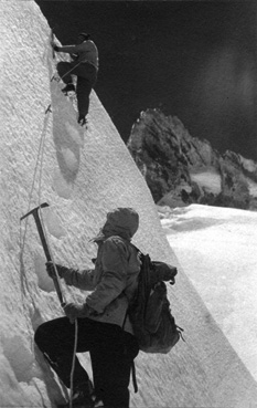 Escalada en hielo, en el Monte Tronador. (Foto Augusto I. Vallmitjana).