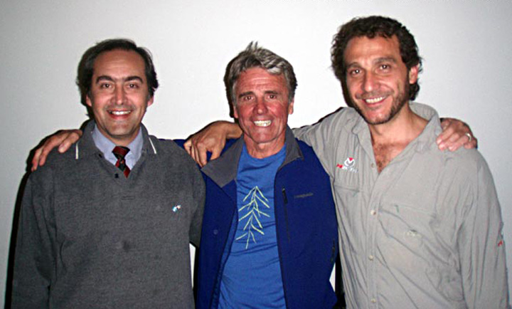 De Izq. a Der.: Emilio González Turú, Peter Habeler y Christian Vitry.