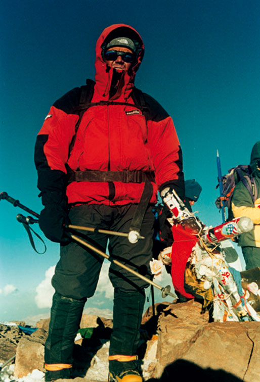 Daniel Pizarro en la cumbre del Aconcagua, Mendoza. Foto: Guillermo Novelli
