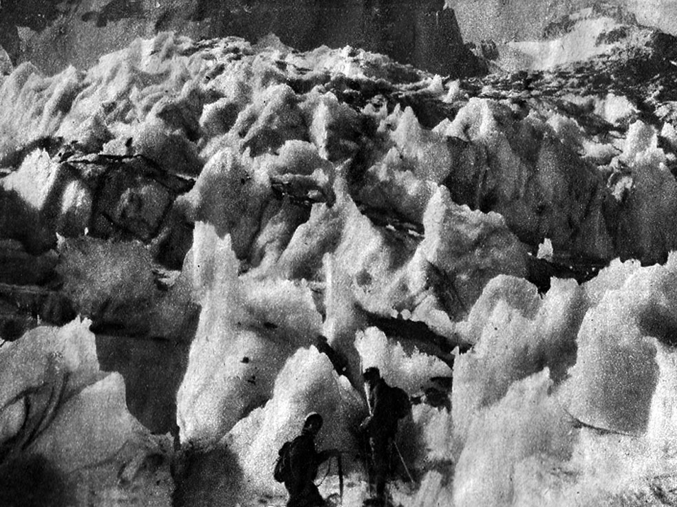 Expedicion Polaca 1934. En el ventisqueros del Cerro Cortaderas a 4400 msnm.