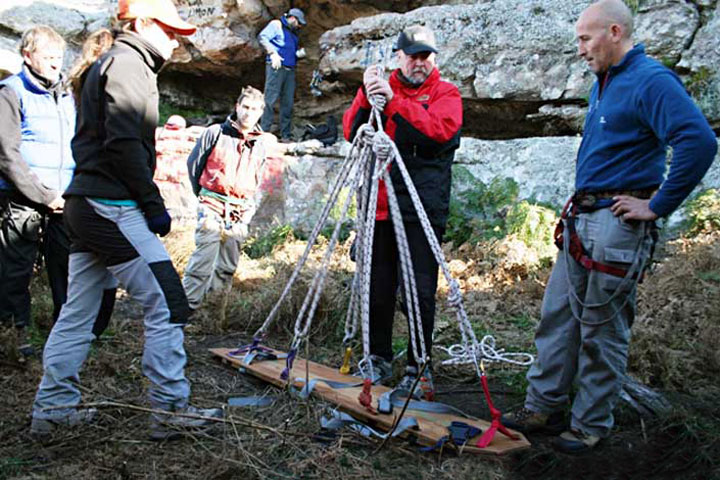 Randis dictando clase en su consultora Randis Outdoors