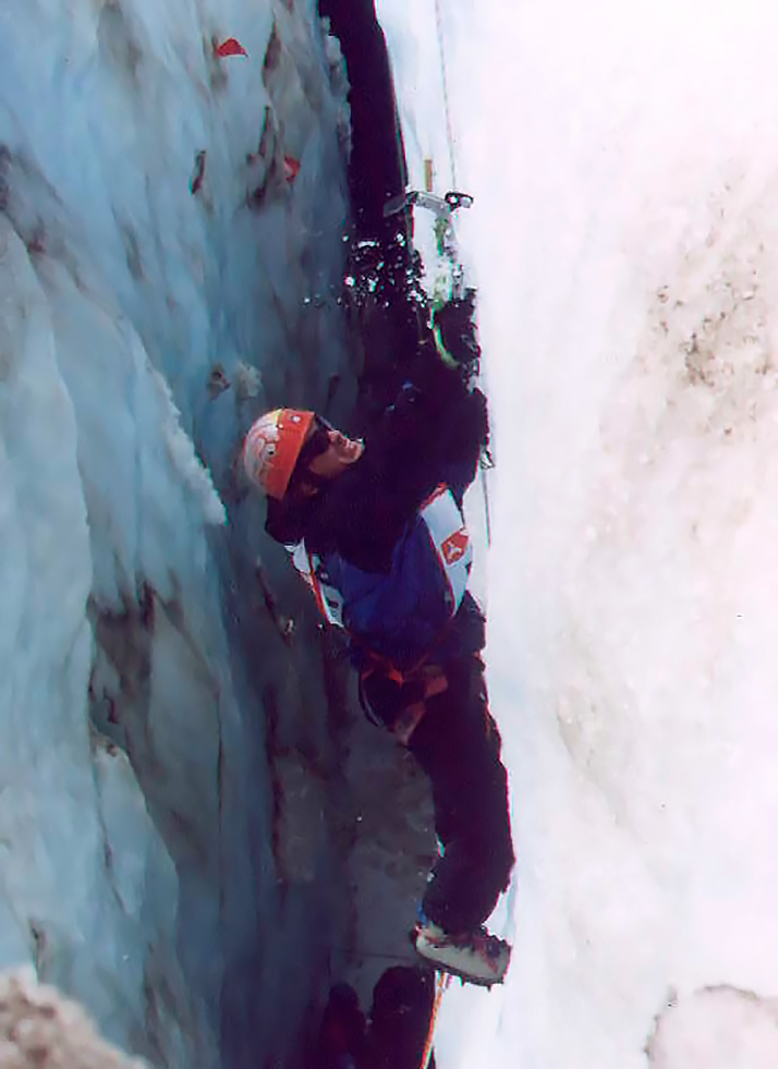 Grietas del Cerro Tronador. Primera competencia de escalada en hielo en Argentina. Foto: Santiago Storni