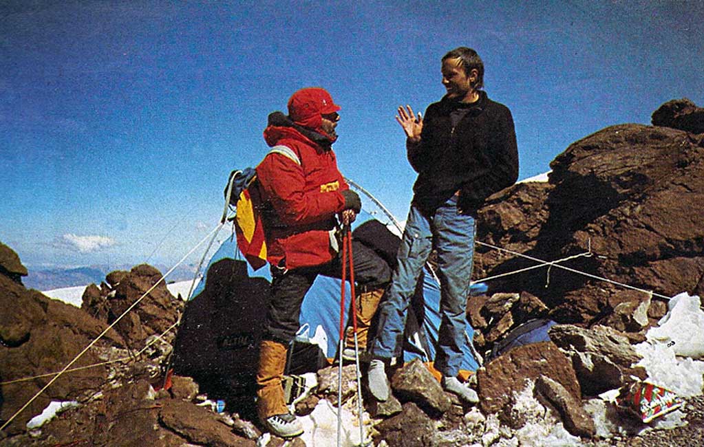 Entrevista en la cima del Aconcagua a Fernando Garrido por Cesar Perez de Tudela