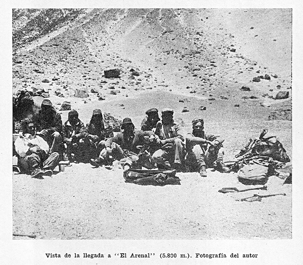 Llegada a El Arenal (5.800 mts). Expedición Ojos del Salado. Foto: Eduardo Nuciforo. Libro de Montaña: Ojos del Salado, Andes Catamarqueños