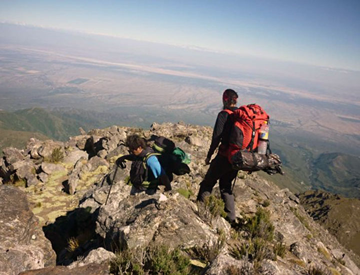 Descenso del Cerro Manchao, Catamarca. Foto: www.cumbreros.com