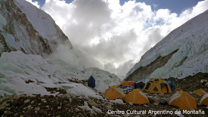 Campo 2. Expedición Argentina 2010 al Everest