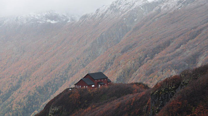 Vista del Refugio Agostino Rocca, en Paso de las Nubes, Bariloche. Foto: Club Andino Bariloche