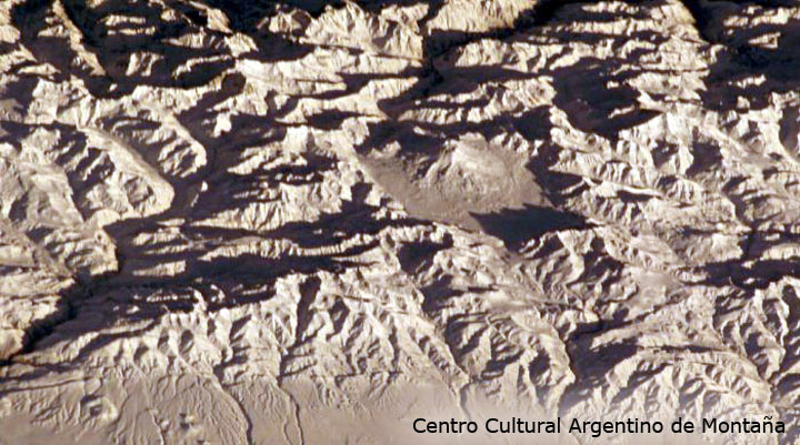 En el centro se puede visualizar el Volc&aacute;n Maipo, Mendoza