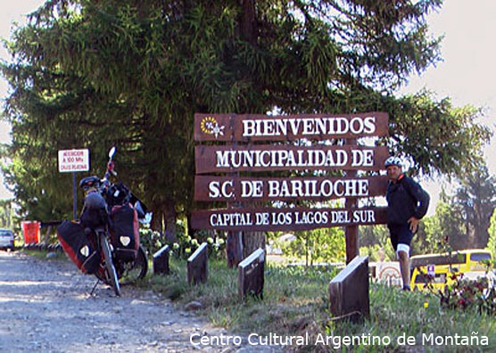 Luis Cribellati llegando a San Carlos de Bariloche, Río Negro 
