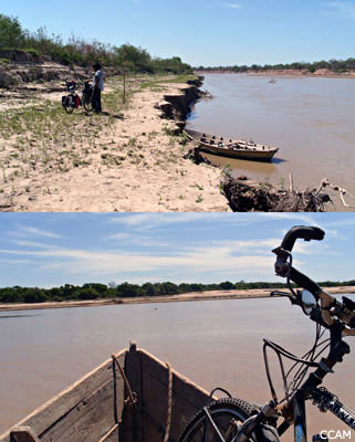 Cruzando el río Bermejo, Formosa.