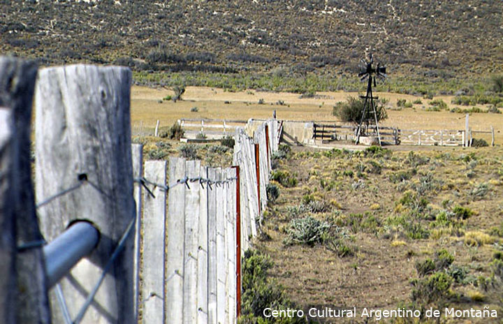 Estancia Argentina Makenke, Provincia de Santa Cruz. Travesía en bicicleta a los Parques Nacionales