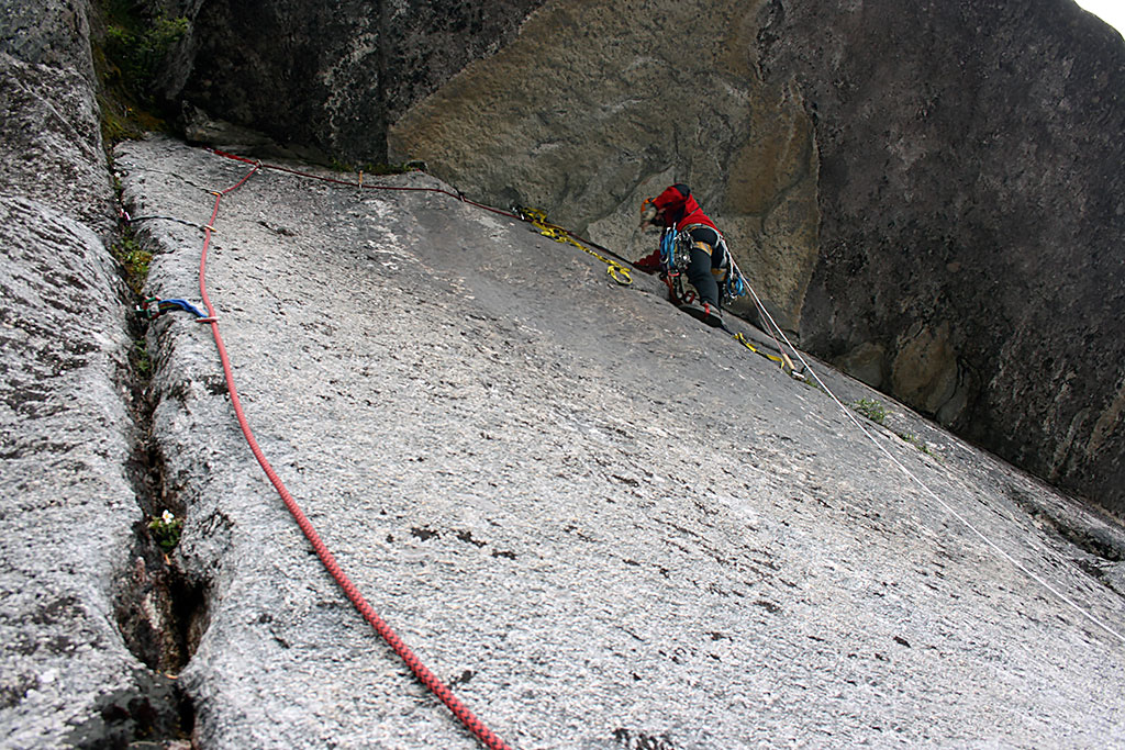 Escalando el Cochamo. Foto: Marcela Chaves