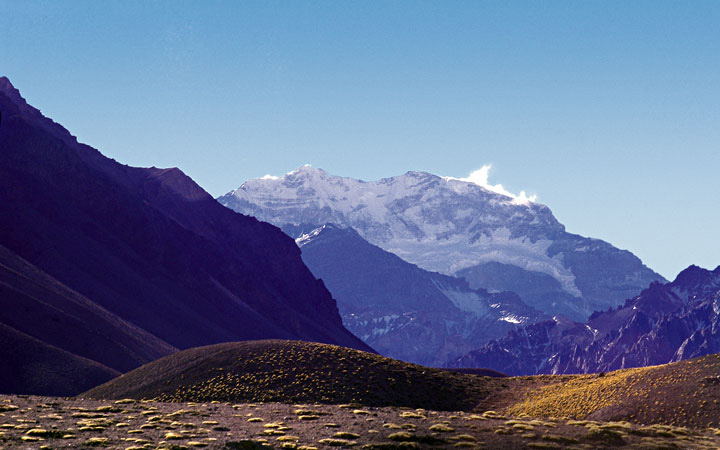 Vista de la cara sur del Aconcagua, Mendoza. Foto: Marcelo Scanu