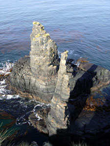 Acantilados en el cabo San Pío, punto extremo austral de la Argentina.