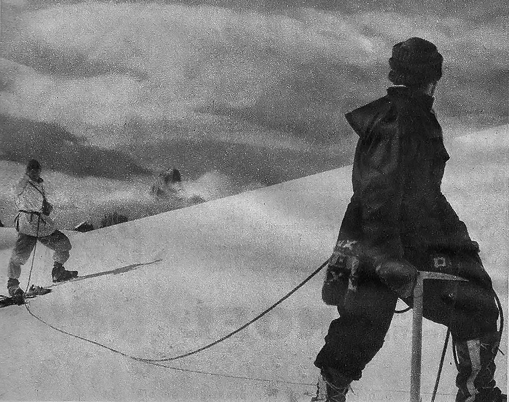 Primera ascensiónn del Volcán Lautaro, Patagonia Chilena. En la antecumbre Pedro Skvarca, Luciano Pera y Augusto Menguele, 1964