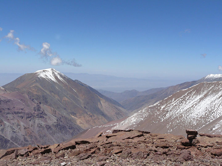 El Cerro Agua negra desde la cumbre. Foto: Marcelo Scanu. Primer ascenso al cerro Presidente Perón, San Juan