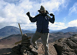 Nicol&aacute;s Pantale&oacute;n en la cumbre del Bertrand.