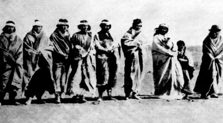 Aborigenes de la patagonia argentina. El singular misterio de la aparición de los cueros. Cuentos y Leyendas de Montaña.